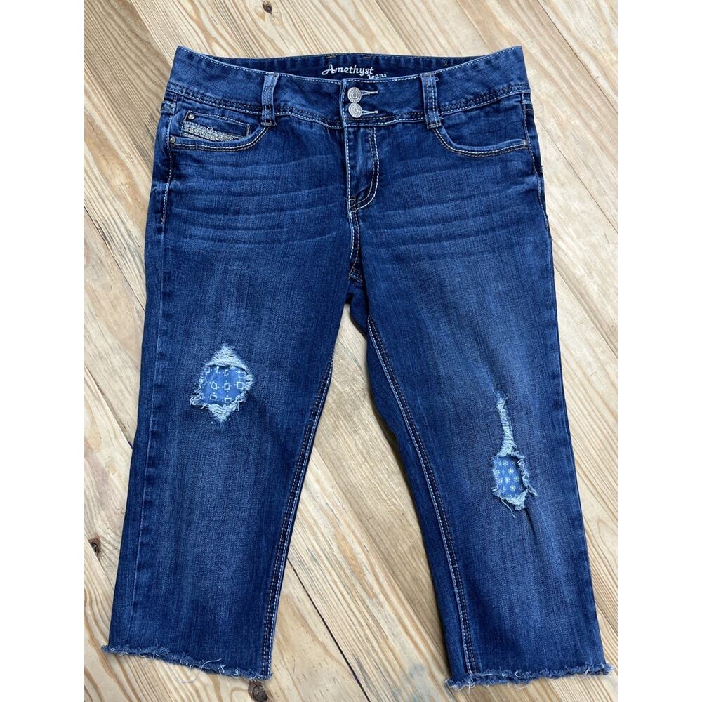 Amethyst Jeans Embroidered Capri Sz 7